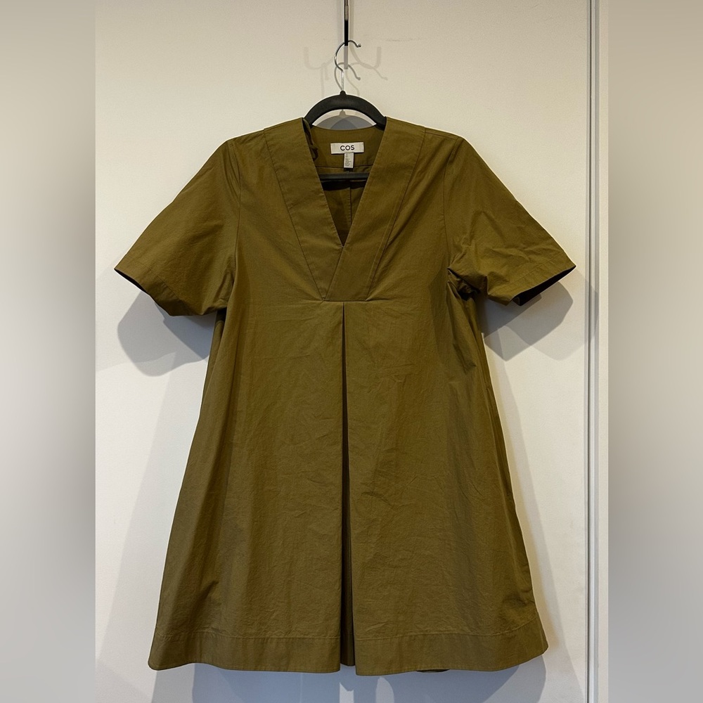 Dress, cotton, size small, khaki green color, has pockets